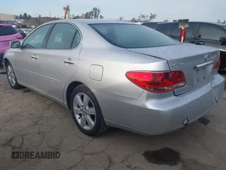 2005 Lexus ES 330 with VIN JTHBA30G355134384, listed as a IAAI auction lot 41895656 with 162,995 mi miles. Bid and sale history available at carsss.com. Image 3.