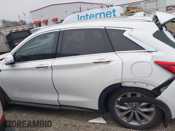 2020 Infiniti QX50 Autograph with VIN 3PCAJ5M1XLF115017, listed as a IAAI auction lot 41531655 with 40,824 mi miles and . Bid and sale history available at DreamBid. Image 14.