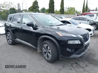 2023 Nissan Rogue SV z VIN JN8BT3BA5PW417908, wystawiony jako IAAI lot #42108437 z przebiegiem 36 014 mil mil oraz . Historia ofert i sprzedaży dostępna na DreamBid. Obrazek 1.