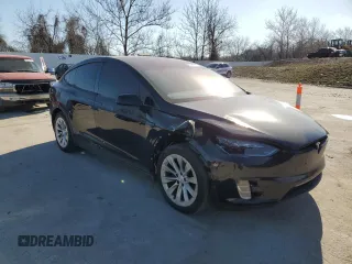 2016 Tesla Model X 70D with VIN 5YJXCBE20GF011801, listed as a Copart auction lot 47640725 with 174,948 mi miles and Salvage Title. Bid and sale history available at DreamBid. Image 4.