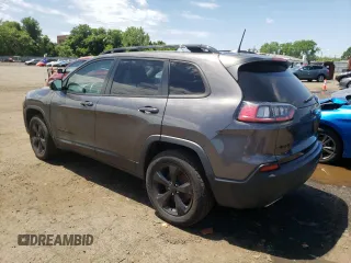 2019 Jeep Cherokee Latitude Plus z VIN 1C4PJMLN3KD333945, wystawiony jako Copart lot #56859834 z przebiegiem 84 620 mil mil oraz Szkoda całkowita • Salvage title. Historia ofert i sprzedaży dostępna na DreamBid. Obrazek 2.