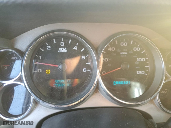 2007 Chevrolet Silverado 1500 LT w/1LT with VIN 2GCEC13C771574330, listed as a Copart auction lot 86451334 with 253,639 mi miles and Clean Title. Bid and sale history available at carsss.com. Image 9.