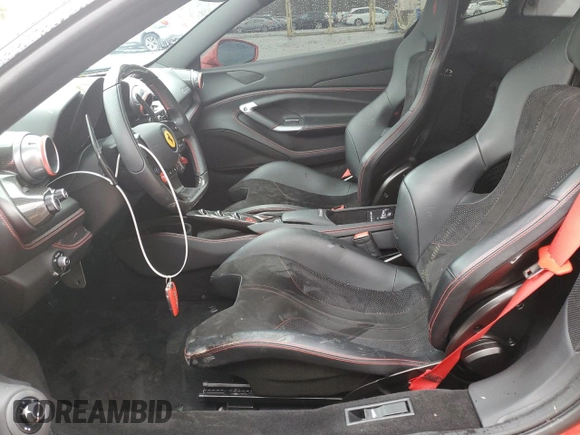 2020 Ferrari F8 z VIN ZFF92LLAXL0252707, wystawiony jako Copart lot #43547204 z przebiegiem 4092 mil mil oraz . Historia ofert i sprzedaży dostępna na DreamBid. Obrazek 7.
