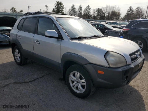 2008 Hyundai Tucson SE with VIN KM8JN72D38U902236, listed as a Copart auction lot 48786685 with 139,236 mi miles and Salvage Title. Bid and sale history available at carsss.com. Image 4.