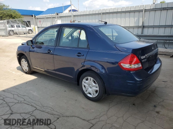 2011 Nissan Versa S z VIN 3N1BC1AP7BL402043, wystawiony jako Copart lot #60228645 z przebiegiem 86 179 mil mil oraz Szkoda całkowita • Salvage title. Historia ofert i sprzedaży dostępna na DreamBid. Obrazek 2.