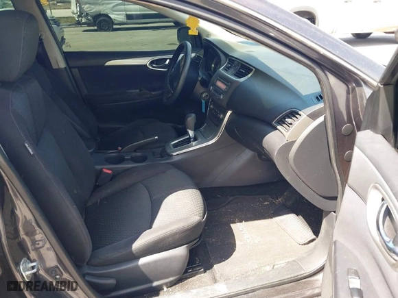 2014 Nissan Sentra SV with VIN 3N1AB7AP7EY326090, listed as a IAAI auction lot 41741862 with 189,914 mi miles. Bid and sale history available at carsss.com. Image 5.
