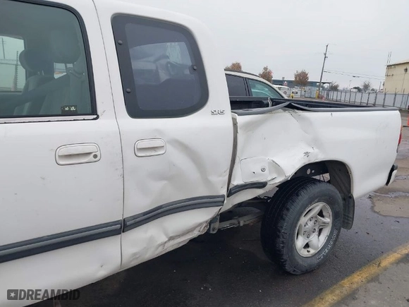 2001 Toyota Tundra SR5 with VIN 5TBRN34101S138836, listed as a IAAI auction lot 40957928 with 177,849 mi miles. Bid and sale history available at carsss.com. Image 6.