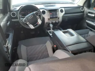 2018 Toyota Tundra SR5 z VIN 5TFDW5F11JX734412, wystawiony jako Copart lot #54765305 z przebiegiem 135 009 mil mil oraz Szkoda całkowita • Salvage title. Historia ofert i sprzedaży dostępna na DreamBid. Obrazek 8.