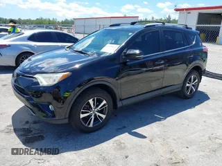 2018 Toyota RAV4 XLE z VIN 2T3RFREV4JW753672, wystawiony jako IAAI lot #42239541 z przebiegiem 83 404 mil mil oraz . Historia ofert i sprzedaży dostępna na DreamBid. Obrazek 2.