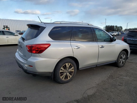 2017 Nissan Pathfinder S with VIN 5N1DR2MM7HC639918, listed as a Copart auction lot 88640415 with 81838 miles and Clean Title. Bid and sale history available at carsss.com. Image 3.