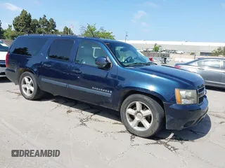 2008 Chevrolet Suburban 2LT z VIN 3GNFC16048G145409, wystawiony jako IAAI lot #42107278 z przebiegiem 145 511 mil mil oraz . Historia ofert i sprzedaży dostępna na DreamBid. Obrazek 1.