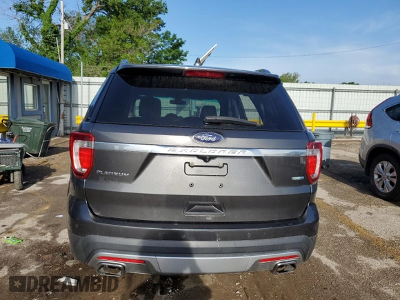 2016 Ford Explorer Platinum z VIN 1FM5K8HTXGGB59098, wystawiony jako Copart lot #54625405 z przebiegiem 99 465 mil mil oraz Szkoda całkowita • Salvage title. Historia ofert i sprzedaży dostępna na DreamBid. Obrazek 6.