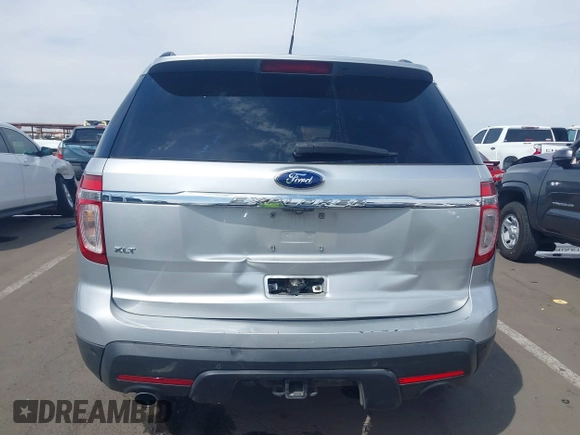 2015 Ford Explorer XLT with VIN 1FM5K7D81FGA27678, listed as a IAAI auction lot 41856729 with 170,635 mi miles and . Bid and sale history available at carsss.com. Image 6.