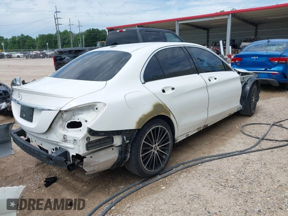 2019 Mercedes-Benz C 300 with VIN 55SWF8DB7KU283888, listed as a IAAI auction lot 42417049 with 111,868 mi miles and . Bid and sale history available at DreamBid. Image 4.