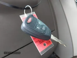 2009 Jeep Wrangler Rubicon z VIN 1J8GA64169L743008, wystawiony jako IAAI lot #41792451 z przebiegiem 142 414 mil mil oraz . Historia ofert i sprzedaży dostępna na DreamBid. Obrazek 11.