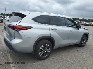 2021 Toyota Highlander XLE with VIN 5TDGZRBH3MS544801, listed as a Copart auction lot 63478355 with 54,616 mi miles and Salvage title. Bid and sale history available at DreamBid. Image 3.