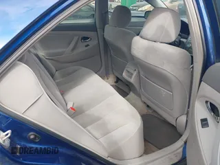 2008 Toyota Camry LE z VIN 4T1BE46KX8U242949, wystawiony jako IAAI lot #42196597 z przebiegiem 220 875 mil mil oraz . Historia ofert i sprzedaży dostępna na DreamBid. Obrazek 8.