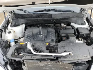 2017 Kia Sorento EX with VIN 5XYPHDA5XHG324605, listed as a Copart auction lot 57070325 with 82,677 mi miles and Salvage title. Bid and sale history available at DreamBid. Image 12.