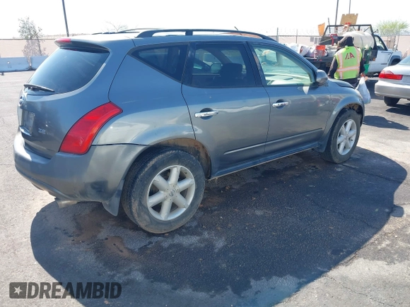 2005 Nissan Murano SL z VIN JN8AZ08W15W426016, wystawiony jako IAAI lot #42427620 z przebiegiem 231 539 mil mil oraz . Historia ofert i sprzedaży dostępna na DreamBid. Obrazek 4.