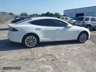 2016 Tesla Model S 70 kWh Battery with VIN 5YJSA1E16GF129997, listed as a IAAI auction lot 42108270 with 1 mi miles. Bid and sale history available at carsss.com. Image 13.
