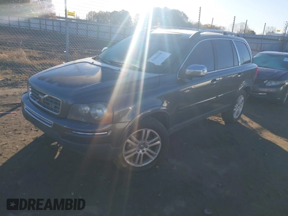 2008 Volvo XC90 V8 with VIN YV4CZ852481466660, listed as a IAAI auction lot 41062188 with 231,871 mi miles. Bid and sale history available at carsss.com. Image 2.