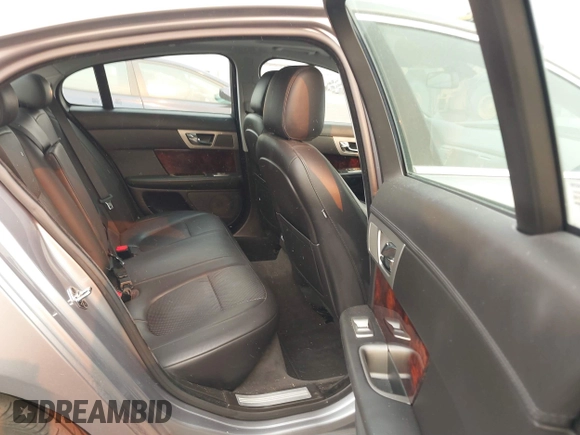 2010 Jaguar XF Premium Luxury with VIN SAJWA0GB6ALR78860, listed as a IAAI auction lot 41283135 with 89,745 mi miles. Bid and sale history available at carsss.com. Image 8.