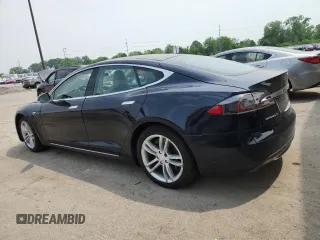2013 Tesla Model S z VIN 5YJSA1DN6DFP08911, wystawiony jako Copart lot #60751295 z przebiegiem Nie podano mil oraz Czysty tytuł • Clean title. Historia ofert i sprzedaży dostępna na DreamBid. Obrazek 2.
