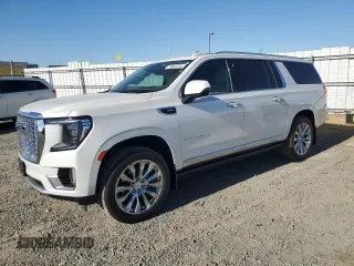 2021 GMC Yukon XL Denali with VIN 1GKS2JKL3MR178037, listed as a Copart auction lot 70825784 with 61,966 mi miles and Salvage Title. Bid and sale history available at carsss.com. Image 1.