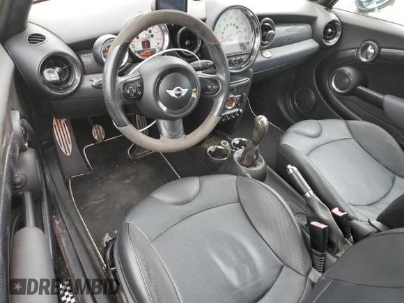 2011 MINI Convertible S z VIN WMWZP3C51BTX84117, wystawiony jako Copart lot #57636385 z przebiegiem 130 700 mil mil oraz Szkoda całkowita • Salvage title. Historia ofert i sprzedaży dostępna na DreamBid. Obrazek 8.