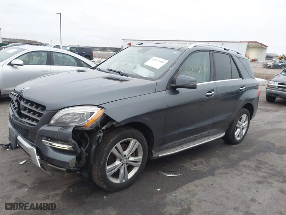 2013 Mercedes-Benz M-Class ML 350 with VIN 4JGDA5HB1DA250182, listed as a IAAI auction lot 41227109 with 143,572 mi miles. Bid and sale history available at carsss.com. Image 17.