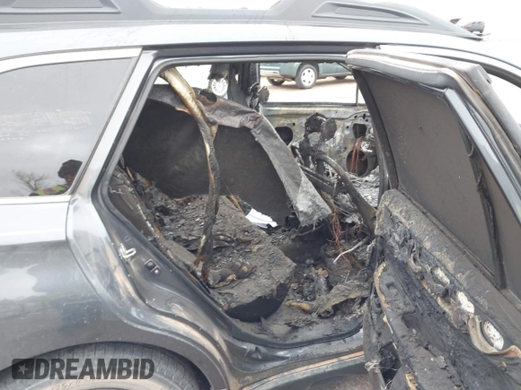 2018 Subaru Outback Premium z VIN 4S4BSADC2J3279847, wystawiony jako IAAI lot #41835427 z przebiegiem Nie podano mil oraz . Historia ofert i sprzedaży dostępna na DreamBid. Obrazek 8.