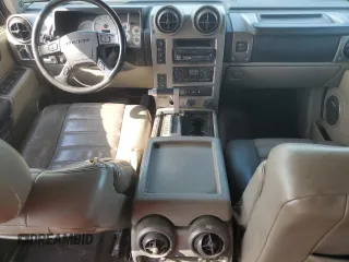 2003 Hummer H2 z VIN 5GRGN23U33H121992, wystawiony jako Copart lot #50388175 z przebiegiem 237 169 mil mil oraz Czysty tytuł • Clean title. Historia ofert i sprzedaży dostępna na DreamBid. Obrazek 8.