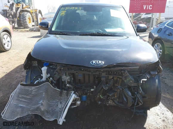 2020 Kia Soul LX with VIN KNDJ23AU9L7724587, listed as a IAAI auction lot 41817193 with 51,023 mi miles. Bid and sale history available at carsss.com. Image 13.