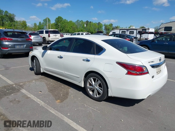 2015 Nissan Altima SV z VIN 1N4AL3AP9FC233381, wystawiony jako IAAI lot #42053865 z przebiegiem 176 593 mil mil oraz . Historia ofert i sprzedaży dostępna na DreamBid. Obrazek 3.