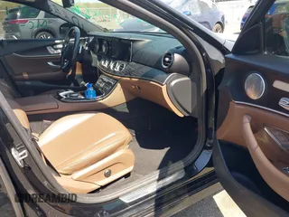 2017 Mercedes-Benz E 300 Luxury z VIN WDDZF4KB0HA096235, wystawiony jako IAAI lot #42086461 z przebiegiem 138 162 mil mil oraz . Historia ofert i sprzedaży dostępna na DreamBid. Obrazek 5.