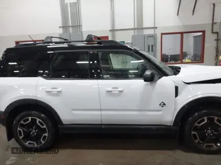 2021 Ford Bronco Sport Outer Banks z VIN 3FMCR9C61MRB05235, wystawiony jako IAAI lot #41726178 z przebiegiem 30 416 mil mil oraz . Historia ofert i sprzedaży dostępna na DreamBid. Obrazek 13.