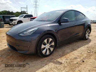 2021 Tesla Model Y Long Range z VIN 5YJYGDEE0MF263137, wystawiony jako Copart lot #57295705 z przebiegiem 63 627 mil mil oraz Szkoda całkowita • Salvage title. Historia ofert i sprzedaży dostępna na DreamBid. Obrazek 1.