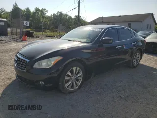 2012 Infiniti M z VIN JN1AY1AR7CM580217, wystawiony jako Copart lot #59336765 z przebiegiem 177 617 mil mil oraz Czysty tytuł • Clean title. Historia ofert i sprzedaży dostępna na DreamBid. Obrazek 1.