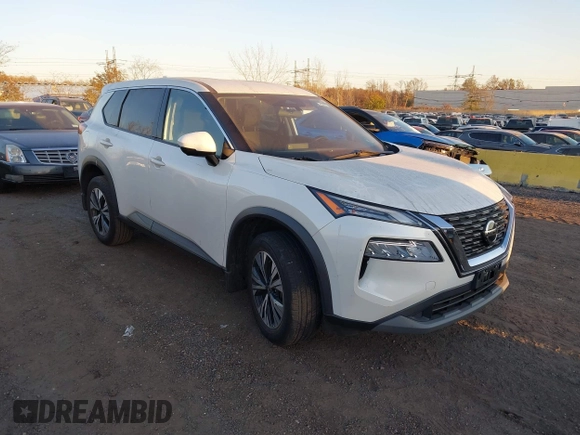 2021 Nissan Rogue SV z VIN 5N1AT3BB5MC755558, wystawiony jako IAAI lot #40766170 z przebiegiem 48 365 mil mil oraz . Historia ofert i sprzedaży dostępna na DreamBid. Obrazek 1.
