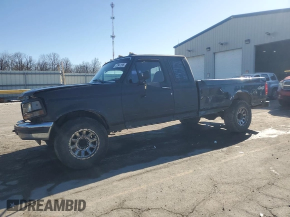 1993 Ford F-250 z VIN 1FTHX25C5PKB75016, wystawiony jako Copart lot #47947095 z przebiegiem 302 553 mil mil oraz Szkoda całkowita • Salvage title. Historia ofert i sprzedaży dostępna na DreamBid. Obrazek 1.