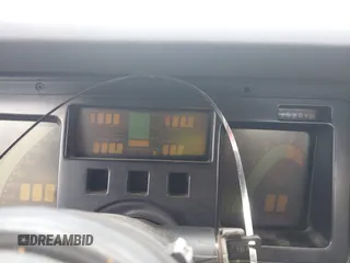 1987 Chevrolet Corvette z VIN 1G1YY3185H5125214, wystawiony jako IAAI lot #42499945 z przebiegiem 225 209 mil mil oraz . Historia ofert i sprzedaży dostępna na DreamBid. Obrazek 7.