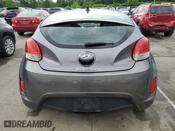 2013 Hyundai Veloster w/Red Int z VIN KMHTC6AD4DU088649, wystawiony jako Copart lot #58329295 z przebiegiem 174 798 mil mil oraz Czysty tytuł • Clean title. Historia ofert i sprzedaży dostępna na DreamBid. Obrazek 6.
