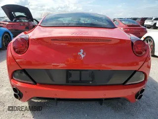 2011 Ferrari California z VIN ZFF65LJA1B0181831, wystawiony jako Copart lot #75098924 z przebiegiem 15 297 mil mil oraz Szkody całkowita. Historia ofert i sprzedaży dostępna na DreamBid. Obrazek 6.