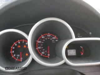 2009 Pontiac Vibe w/1SA with VIN 5Y2SP67829Z411959, listed as a Copart auction lot 43199474 with 134,217 mi miles and Salvage Title. Bid and sale history available at carsss.com. Image 9.