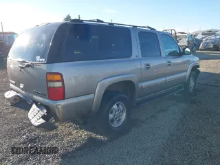 2002 Chevrolet Suburban Z71 with VIN 3GNFK16Z32G173307, listed as a IAAI auction lot 41557165 with 1 mi miles. Bid and sale history available at carsss.com. Image 4.