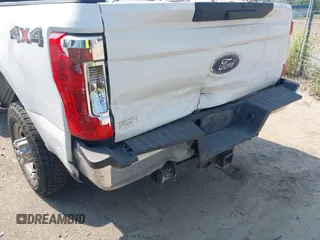 2019 Ford F-350 Platinum with VIN 1FT7W3BT4KED68113, listed as a IAAI auction lot 42420899 with 240,939 mi miles and . Bid and sale history available at DreamBid. Image 6.