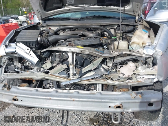 2002 Chevrolet Tracker LT z VIN 2CNBJ634926935241, wystawiony jako IAAI lot #42086260 z przebiegiem Nie podano mil oraz . Historia ofert i sprzedaży dostępna na DreamBid. Obrazek 6.