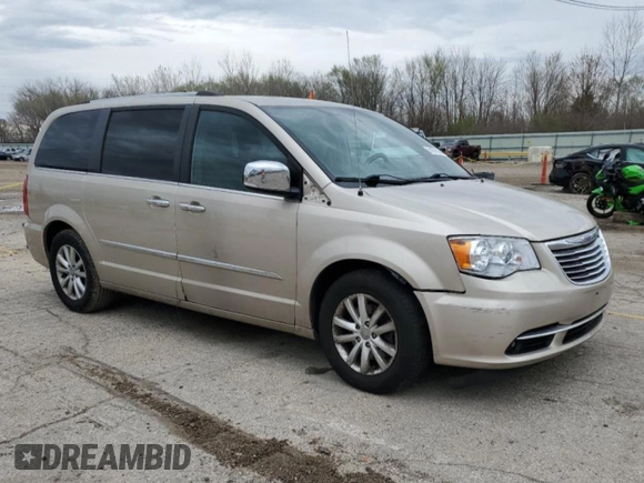 2015 Chrysler Town & Country Limited Platinum with VIN 2C4RC1GGXFR663050, listed as a Copart auction lot 51979195 with 223,330 mi miles and Clean Title. Bid and sale history available at carsss.com. Image 4.