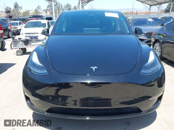 2024 Tesla Model Y с VIN 7SAYGDED2RF111670, выставлен на аукционе IAAI как лот 42321121 с пробегом 13 806 миль миль и . История ставок и продаж доступна на DreamBid. Изображение 12.