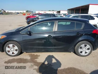 2016 Kia Forte LX z VIN KNAFK5A8XG5572547, wystawiony jako IAAI lot #42087463 z przebiegiem 65 941 mil mil oraz . Historia ofert i sprzedaży dostępna na DreamBid. Obrazek 14.